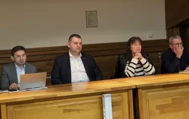 Делян Пеевски отправи същото искане като Борисов.