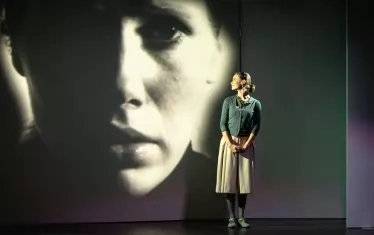  "Променяне" е поклонът на Йоана Буковска-Давидова към Лив Улман и Ингмар Бергман.