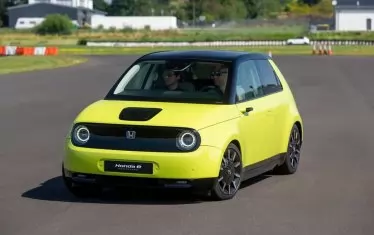 Honda E бързо набра популярност, но тя отшумя с времето.