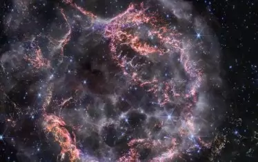 Зашеметяващо подробно изображение на остатъка от свръхнова Касиопея А, направено от "Джеймс Уеб"