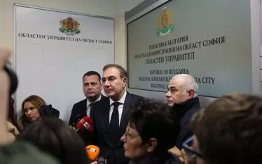 Социалистите се заканиха на областния управител Вяра Тодева.