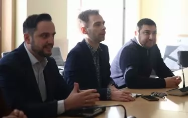  Андрей Зографски (в средата )и Цветомир Петров (вляво) участваха от името на ПП/ДБ/Спаси София. 