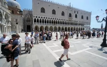 Венеция забрани групите с повече от 25 туристи