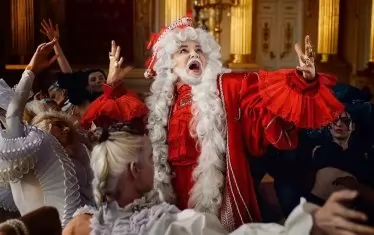Филип Киркоров е Петър I в римейк на новогодишна класика