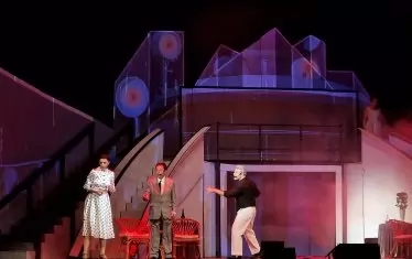  Драматична сцена между Онасис, Мария Калас и съпругът й Менегини.