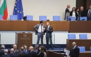 Като в махалата - на  приказка.