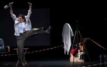  Весела Бабинова от забавен разказ избухва в изстрадана изповед. 