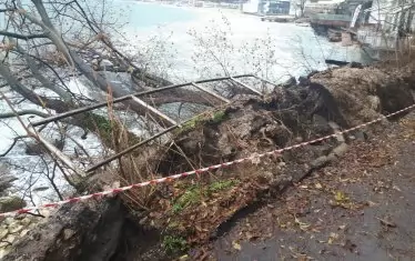 Крайбрежната алея във Варна за пореден път се срути