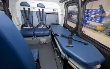 МЗ показа и вътрешността на първия наш хеликоптер за спешна помощ по въздух.