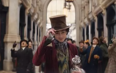  Тимъти Шаламе пее и танцува.