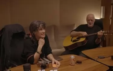  Музикантът и съпругата му Поли Самсън работят заедно по някои от новите песни.