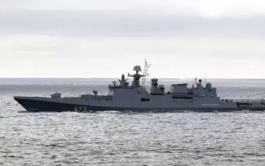 Индия прати ескадрени миноносци в Арабско море 