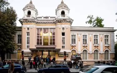  Драматичен театър "Рачо Стоянов" в Габрово.