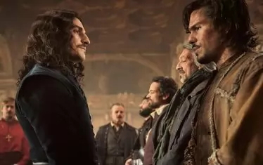  Кадър от новата френска екранизация на "Тримата мускетари".