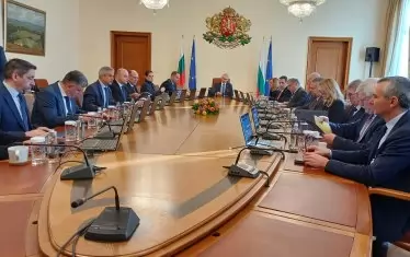 МС оспори пред КС решение на парламента за 1 млрд.лв