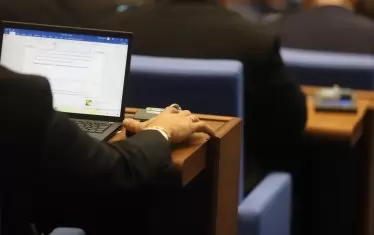 НС въведе наказание за блудство и при 16-годишни деца