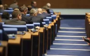 ГЕРБ и ДПС наредиха само "Хюндай" да отиде на преговори за нова АЕЦ 