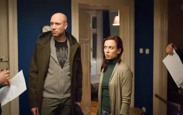  Със Захари Бахаров по време на снимките на тв сериала "Денят на бащата", в който играят съпрузи в развод.