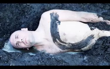  Артистът Джон Бонафеде в друга своя изява.