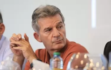 Най-верният съратник на Борислав Михайлов в управлението на БФС - Емил Костадинов, бе в основата на офанзивата за запазване на президента в оставка като представляващ организацията.