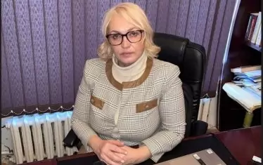 * Адвокат Десислава Филипова е председател на фондация "Център за европейска интеграция на България и за защита правата на човека". От години работи за отмяна на чл. 417 от ГПК и за реформа на частното съдебно изпълнение. Инициатор е на промени в законите за защита на потребителите, за кредитите за недвижими имоти на потребителите и ГПК. По нейна жалба ЕК откри наказателната процедура срещу България за несъответствие на правилата на заповедното производство с правото на ЕС.