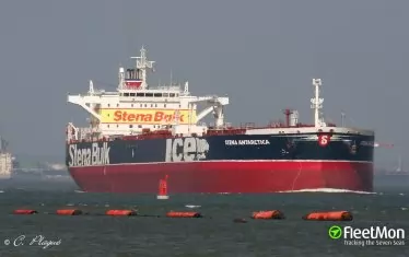Аварирал танкер спря движението по Босфора