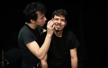  Сцена от представлението.