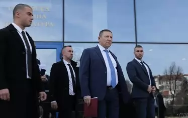 Сарафов лично води десанта на Върховната прокуратура в Районната прокуратура в София, където започва ревизия на преписките, свързани с Божанов.