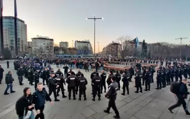  Полиция прегражда сборния пункт за Луковмарш пред НДК.