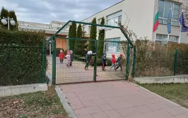 Медиците в детските градини в София протестират за по-високи заплати