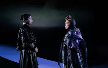 Матриархът и нейната любимка - Снежина Петрова и Александра Василева