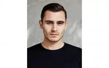  Юлиан Костов