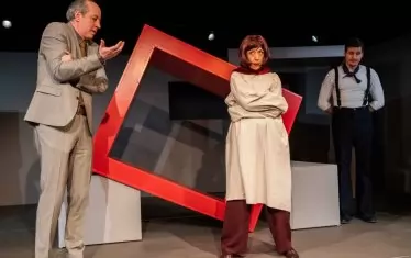  Йорданка Стефанова между Иван Панев и Михаил Сървански.