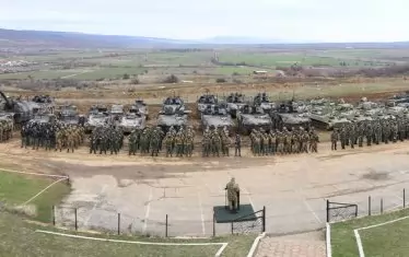  Бойната група иска да се настани в база в Кабиле, защото на близо има едновременно летище, пристанище, жп релси, пътища