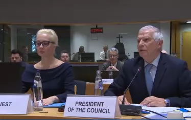  Юлия Навалная седна до върховния представител на ЕС за външната политика Жозеп Борел, който заяви на Съвета на ЕС за външна политика, че я е поканил, за да видят всички лицето ѝ в центъра на европейската политика.