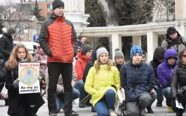 Мълчаливо бдение за Навални се проведе днес във Варна.
