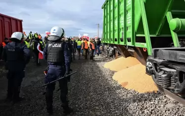 Украйна зове ЕК на помощ срещу полските фермери