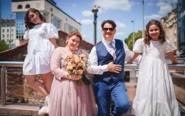  Сватбата в Пловдив: с Милена и дъщерите Александрина и Косара.