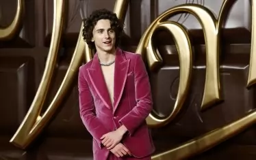  27-годишната звезда на червения килим за премиерата на мюзикъла "Уонка" в Лондон.