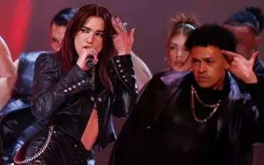 Дуа Липа бе обявена за най-добър поп изпълнител.