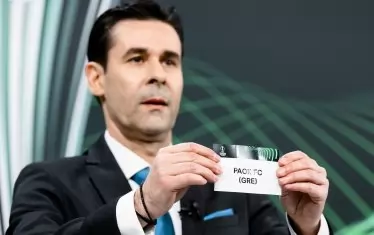 Василиос Циартас държи листчето на ПАОК - последния останал клуб в евротурнирте с българско присъствие.