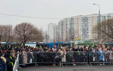 Три часа преди да започне опелото