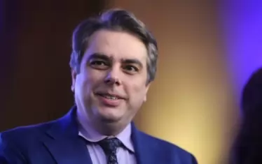 МВР и КПК обискираха и арестуваха сътрудник на Асен Василев