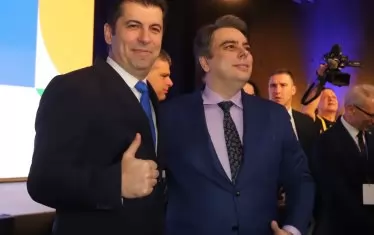 Кирил Петков и Асен Василев повеждат листите в два района