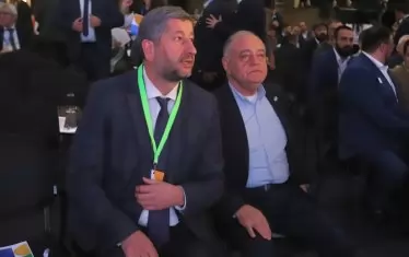 Да изкажат верността си към дясното обединение дойдоха лидерите на ДБ Христо Иванов и Атанас Атанасов.