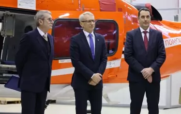  Поне първият медицински хеликоптер, купен с европейско финансиране, успя да пристигне навреме без загуба на средства. 