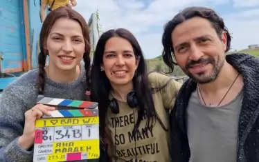  С Влади Михайлов и режисьорката Яна Лекарска по време на снимките за филма "Защото обичам лошото време".