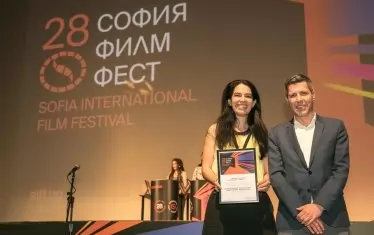 Яна Лекарска, на снимката с директора на Националния филмов център Петър Тодоров, спечели симпатиите на публиката със своя дебют.