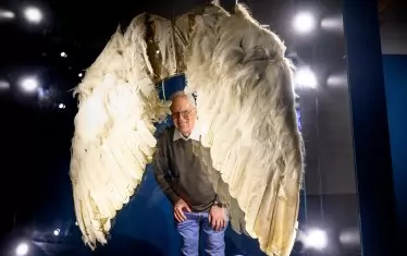  Юджийн в Музея на Чарли Чаплин в швейцарския град Веве.