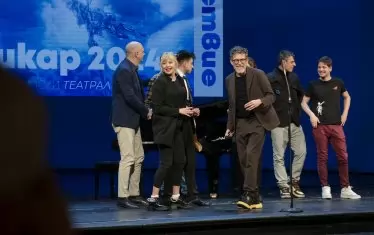 Галин Стоев и част от екипа на "Хага" - най-добрият спектакъл на "Икар 2024".